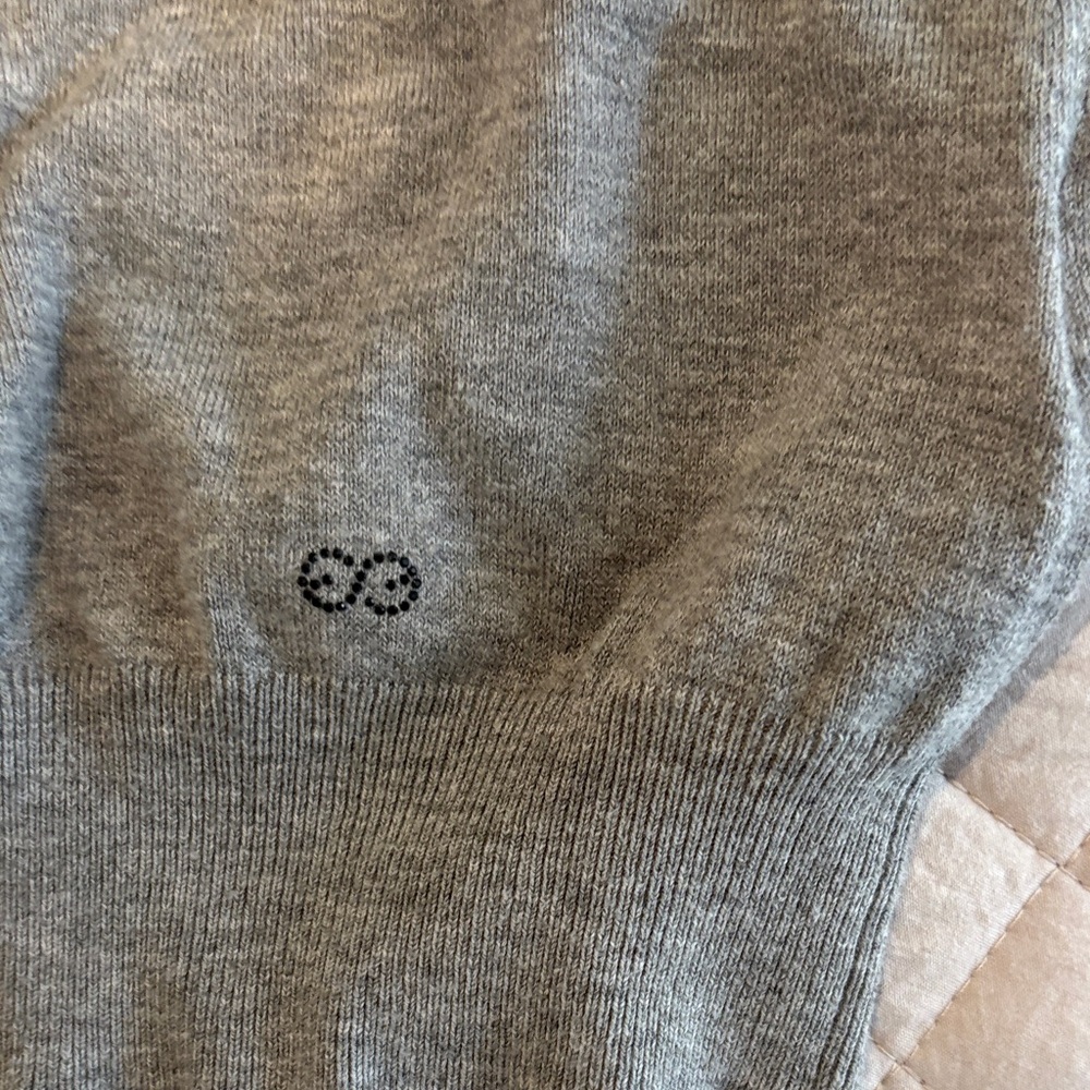 ESCADA VEST - Picture 3 of 4